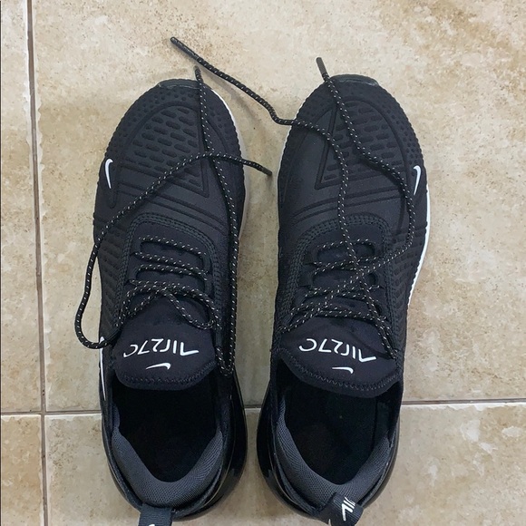 Nike Shoes - Nike Air Max 270 SE